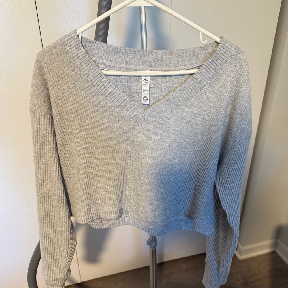 ALO Yoga Light Gray Ribbed Top